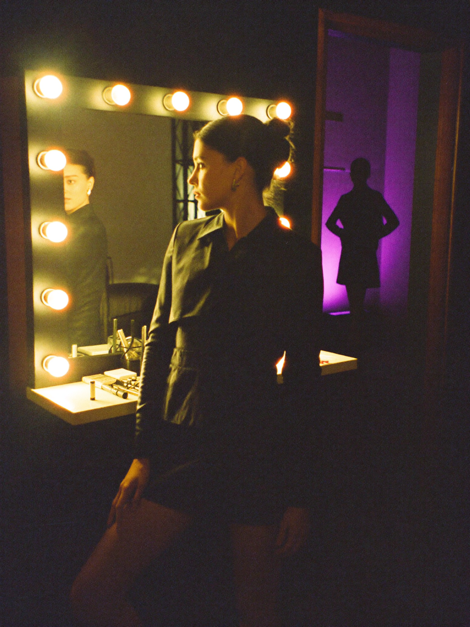 Model backstage before showcase